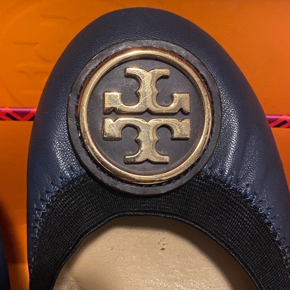 Tory Burch Dark Blue Flats with Gold Logo - Picture 1 of 6